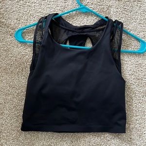 Lulu cropped workout top, with built in sports bra. Size 2
